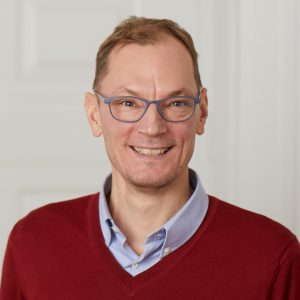 Dr Jesper Larsen